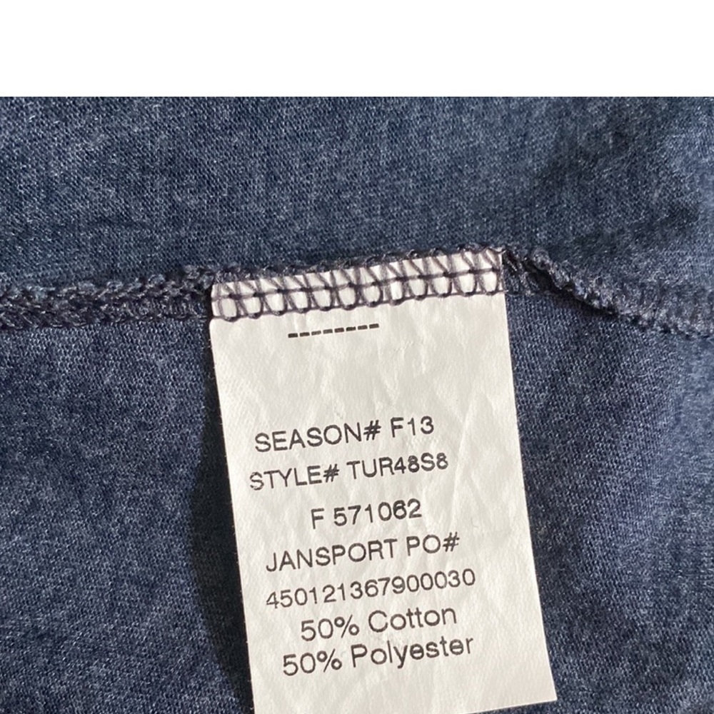 Tacoma Rainiers v-neck tee women’s size Small - Picture 6 of 6
